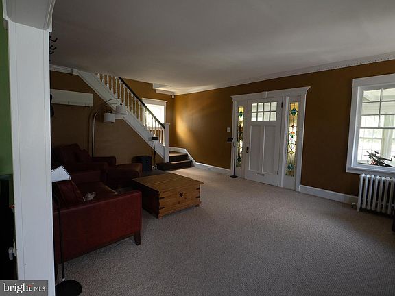 3rd image of 414 1st Ave