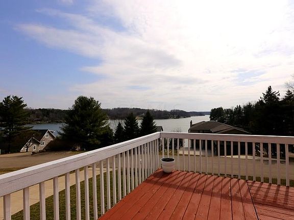 3rd image of 140 Green Valley Dr