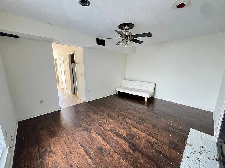 6265 Woodrun Pl — Photo 3