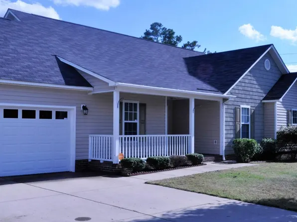 118 Eastfield Dr, Raeford, NC 28376