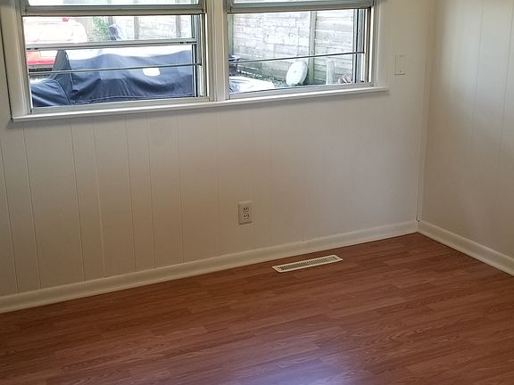 4th image of 485 E Beaudoin St