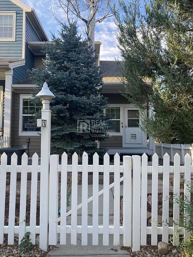 Beautiful Mountain Views at Sunset from Your Townhome in Longmont! — Photo 1