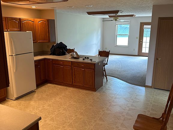 4th image of 143 Brooke Woode Dr