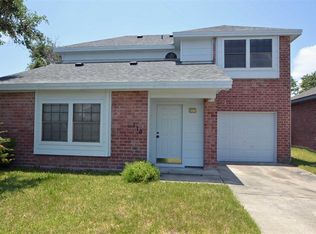 110 Lee Cir, Rockport, TX 78382