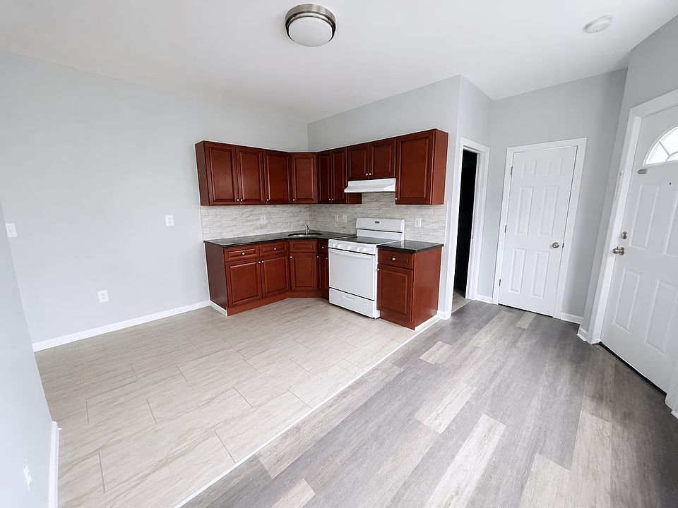 1st image of 68-70 Lyon St #1