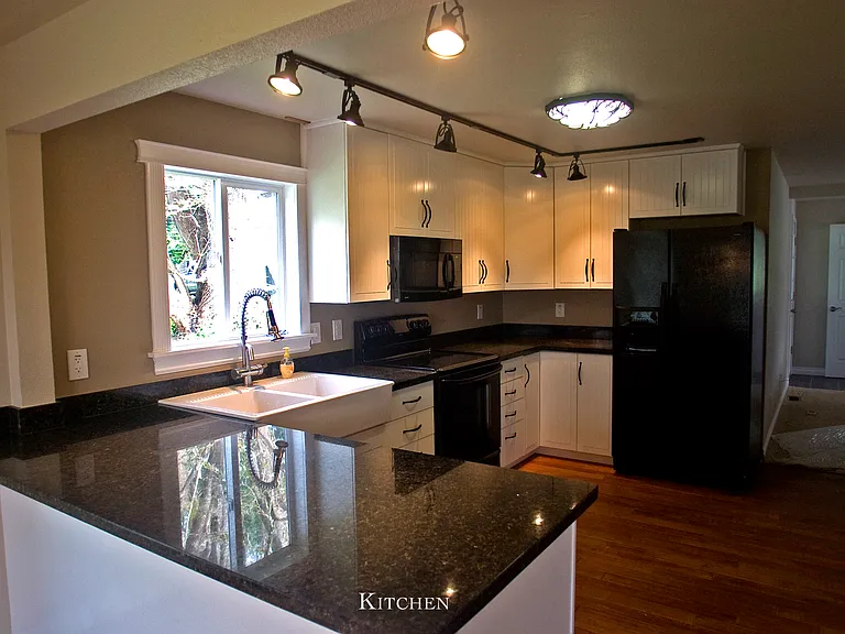 25718 John St — Photo 1