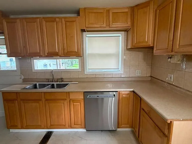 131 Summit Ave — Photo 14