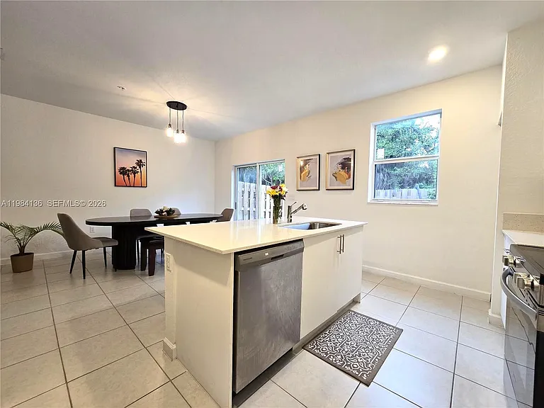 2761 NW 55th Way — Photo 8