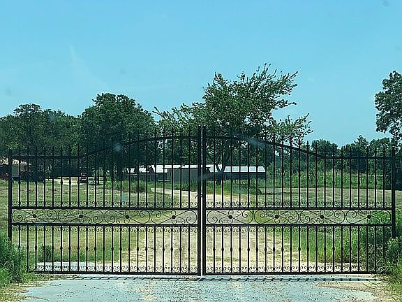 5th image of 4221 W Business Highway 31