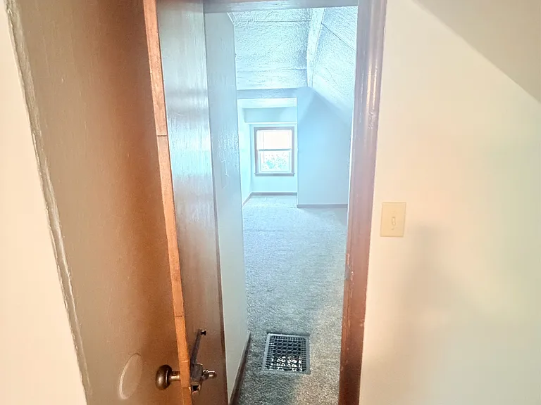 428 S Clemens Ave — Photo 19
