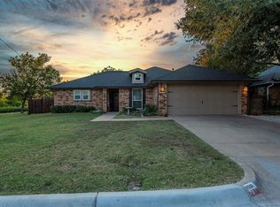 6533 Shadydell Dr, Fort Worth, TX 76135