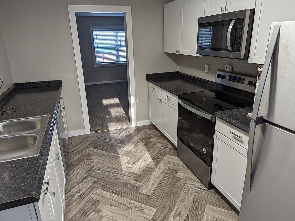 1st image of 144 Honeycutt Dr #1
