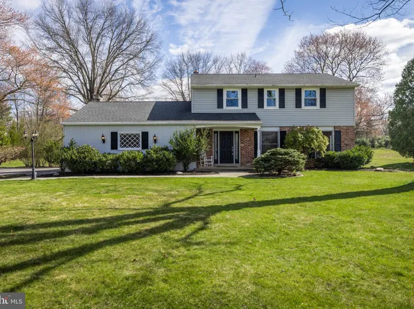 507 Edgewood Dr, Downingtown, PA 19341