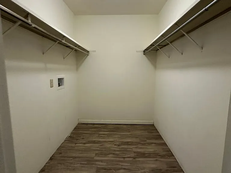 University Park Apartments near Cornell University — Photo 172