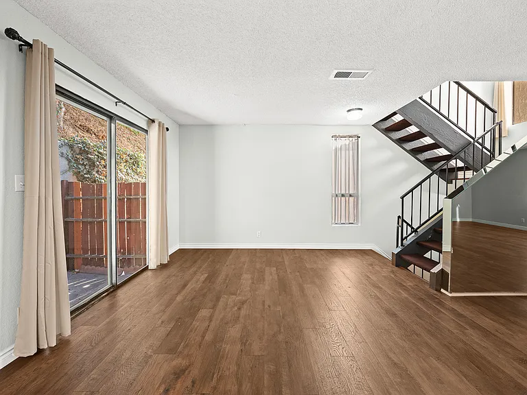 1040 S Garfield Ave — Photo 7