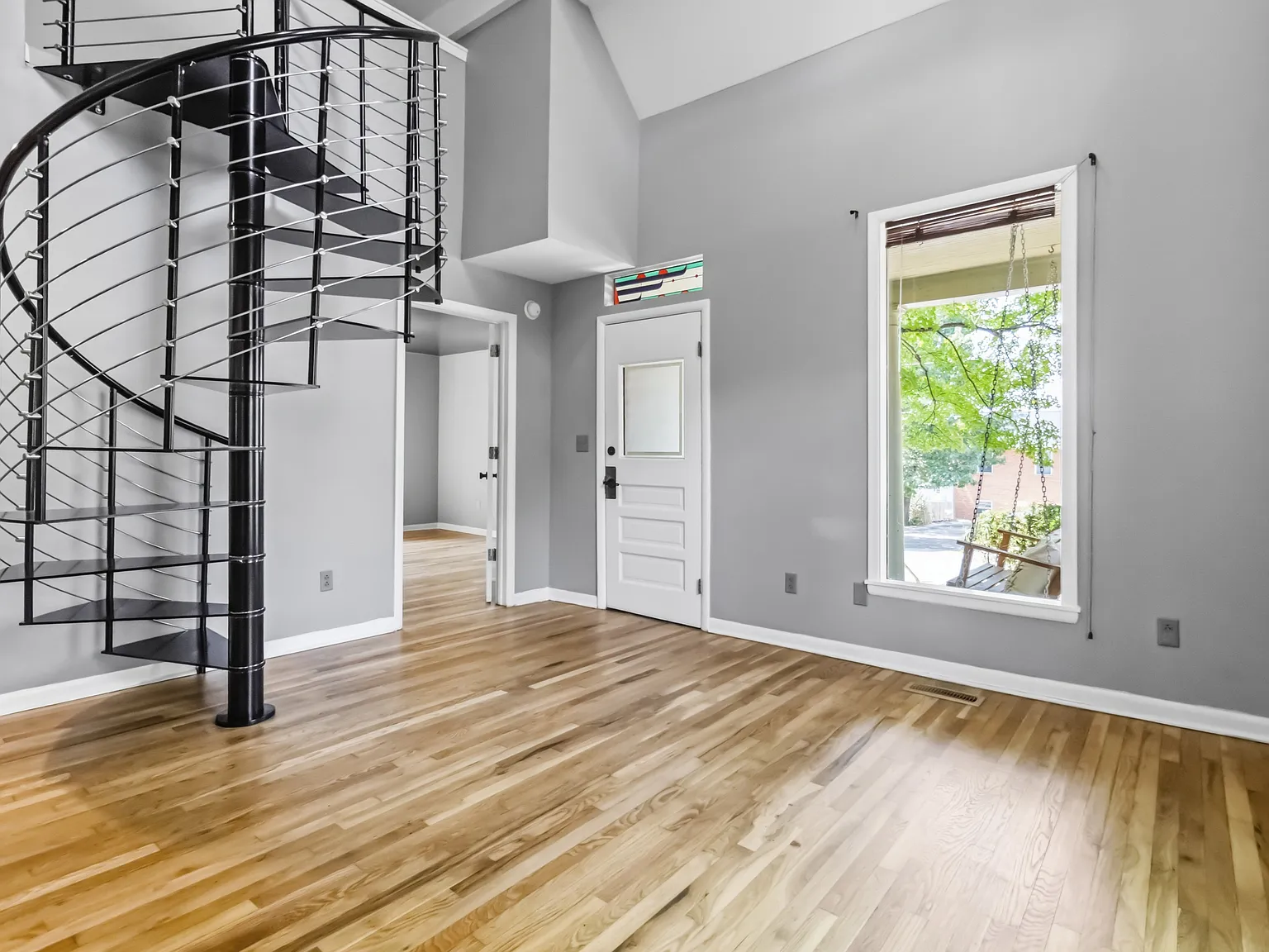 2 bed, 1672 sqft, $1,800 — Photo 3