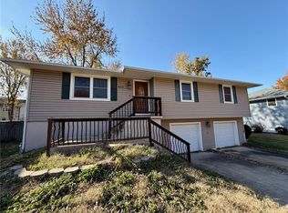 406 Chapel Rd, Warrensburg, MO 64093