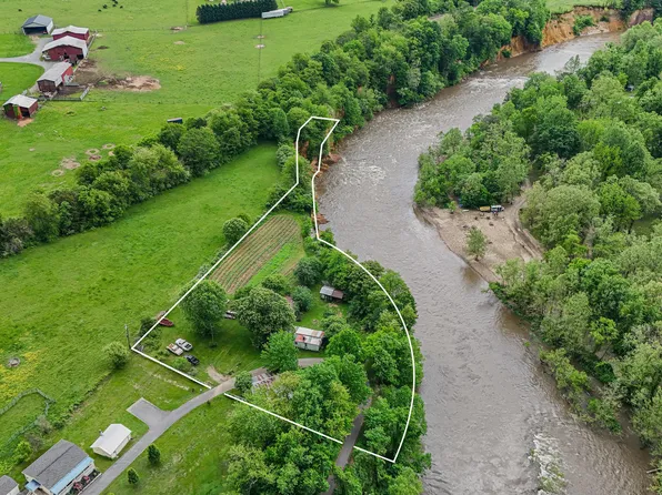 126 Redbanks Rd, Erwin, TN 37650