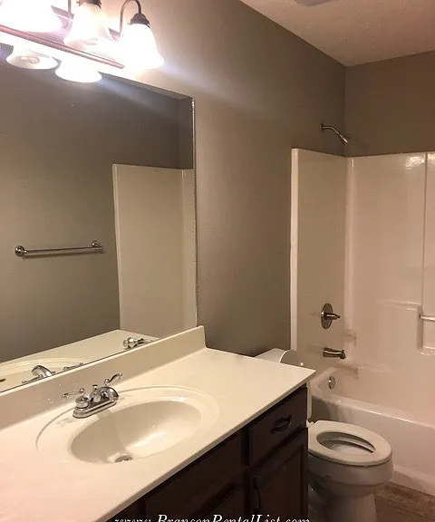 370 S Woods Way — Photo 29