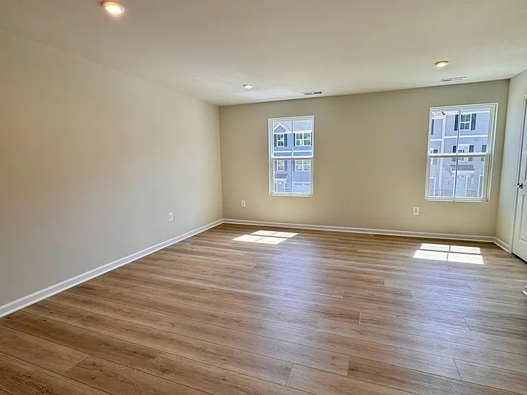 2905 Orchard Ridge Ln — Photo 10