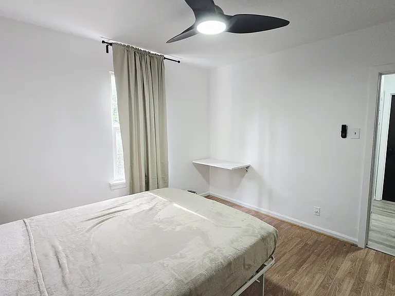 643 S Washington St — Photo 11