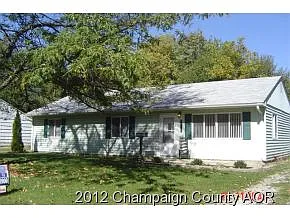 1073 Eastview Dr photo 1