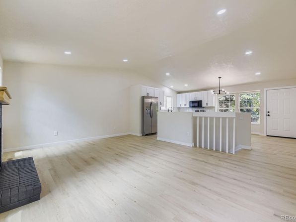 2793 S Uravan St