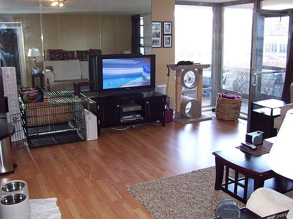 17x16 living room with new floors!!