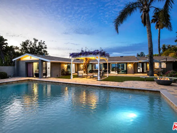 8400 Mulholland Dr, Los Angeles, CA 90046