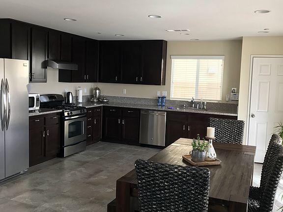 Dining/kitchen