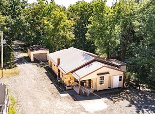 496 Hershey Ln, Bunker Hill, IL 62014