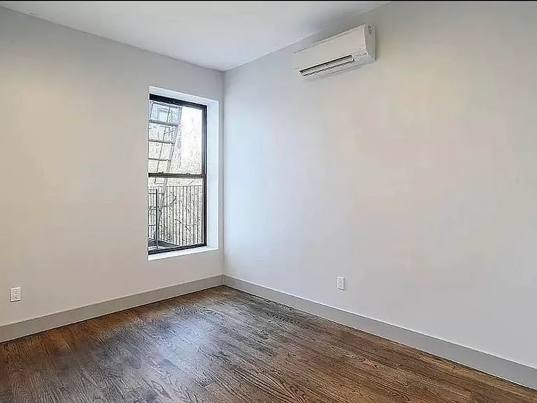 640 Lafayette Ave #1B — Photo 2