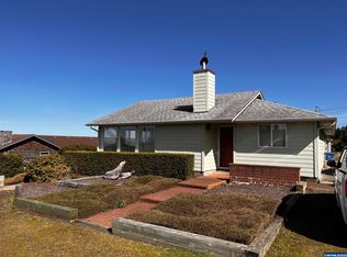 1902 NW Cruiser St, Waldport, OR