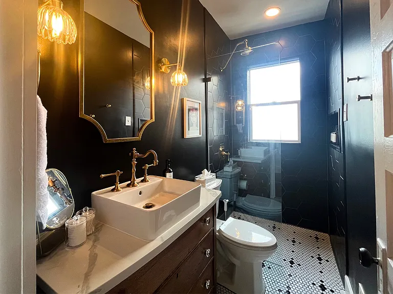 2124 Herrick Ave — Photo 36