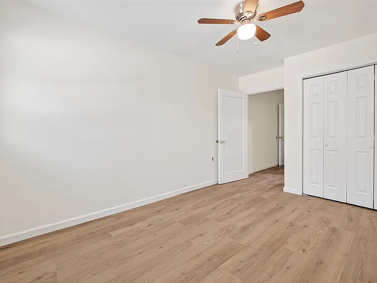 7950 Longridge Dr — Photo 20