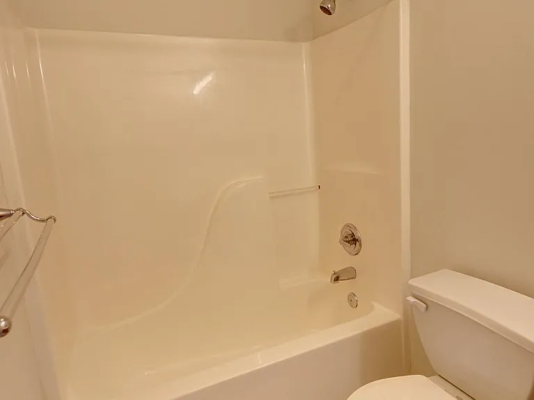Scholar's Quad Collegiate Apartments — Photo 38