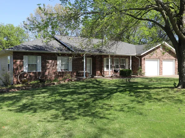 2211 William H, Neosho, MO 64850