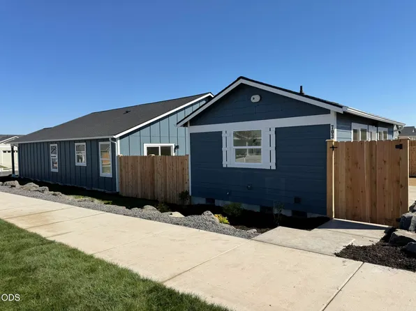 553 NE Mitchell St, Madras, OR 97741