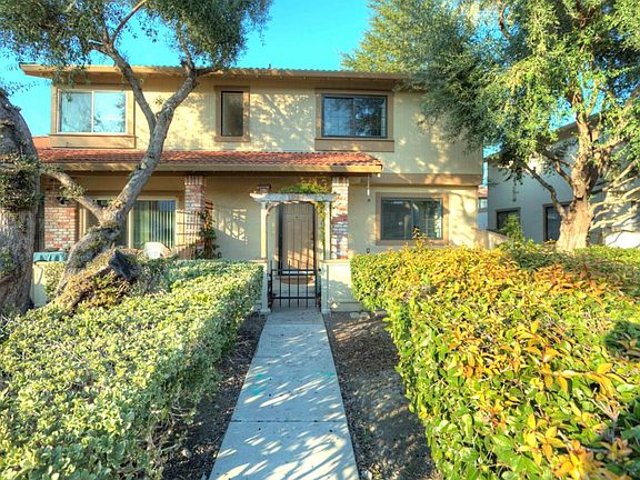 2nd image of 420 Colony Crest Dr