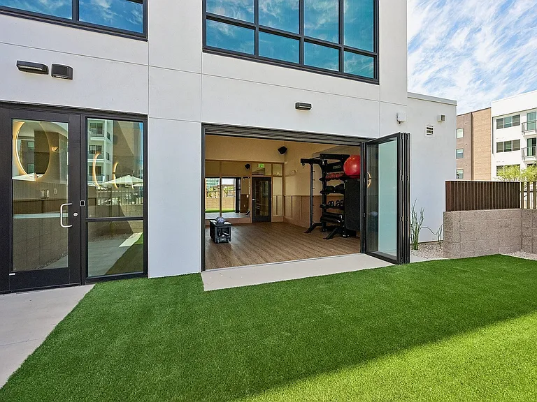 Fitness Green Space