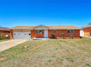 1201 Blackstone Ave, Clinton, OK 73601