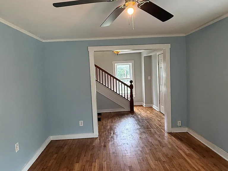 10860 Winchester Ave — Photo 9