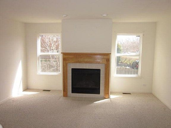 4th image of 1105 Shorewood Ct
