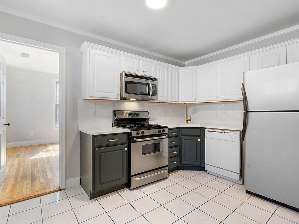 1st image of 16 Hawthorne St #1