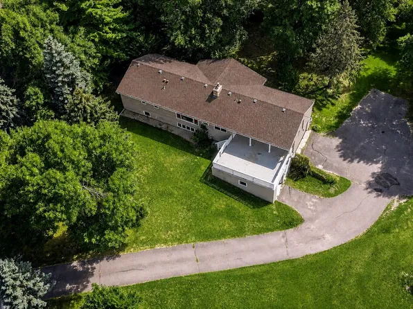 8750 Queensland Ln N, Maple Grove, MN 55311