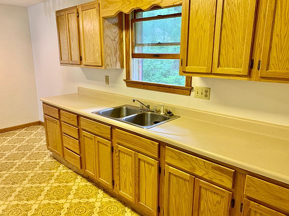 2nd image of 129 Calvin St #1/2