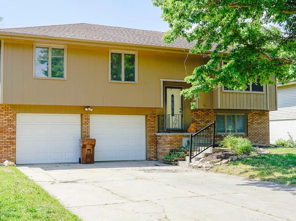 13106 S 24th St, Bellevue, NE 68123