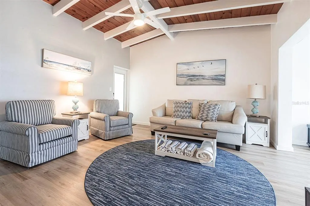 1 bed, 1.0 bath, 708 sqft, $5,370 — Photo 4