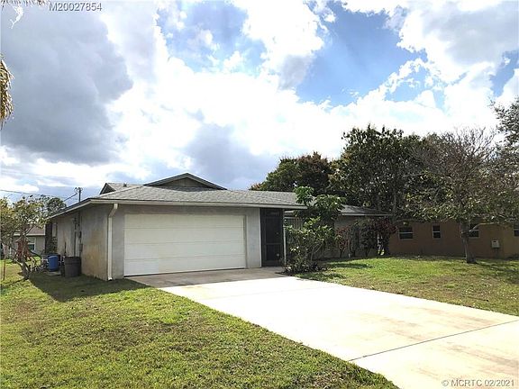 2nd image of 752 SE Carnival Ave