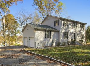 45 Mountain Rd, Hopatcong, NJ 07843